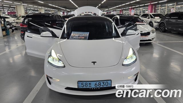 Tesla Model 3 Long Range AWD 2022 — фото 1