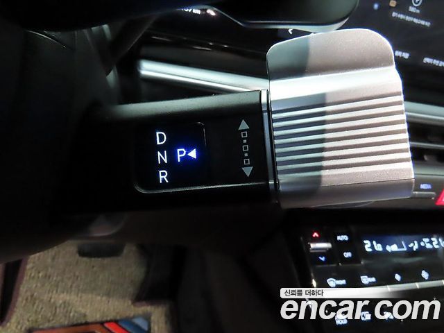 Hyundai Grandeur (GN7) 2,5 Gasoline 2WD Premium 2023 — фото 16