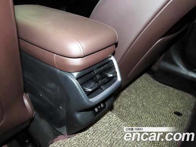 Hyundai Grandeur (GN7) 2,5 Gasoline 2WD Premium 2023 — фото 19