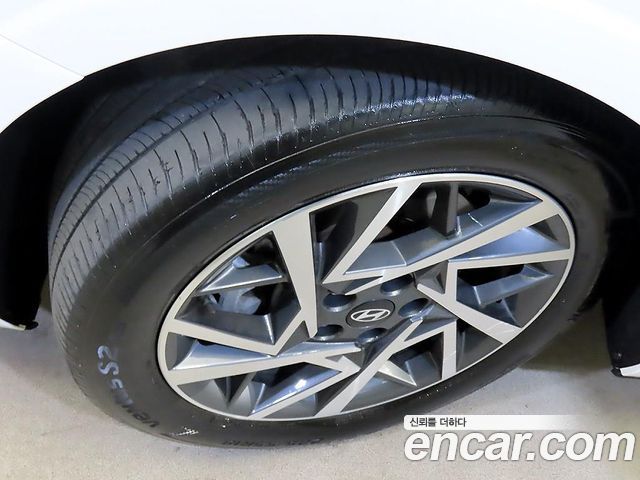 Hyundai Grandeur (GN7) 2,5 Gasoline 2WD Premium 2023 — фото 24