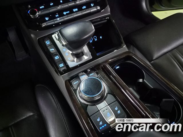 Genesis EQ900 3.8 GDI AWD Premium Luxury 2016 — фото 17