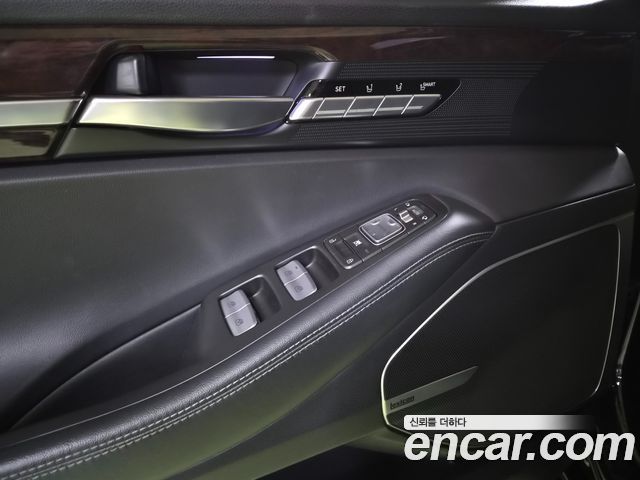 Genesis EQ900 3.8 GDI AWD Premium Luxury 2016 — фото 21