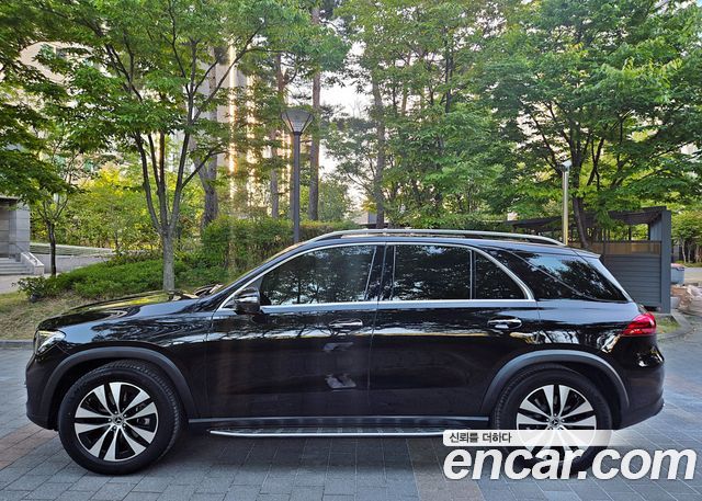 Mercedes-Benz GLE-Class (W167) GLE300d 4MATIC 2024 — фото 3