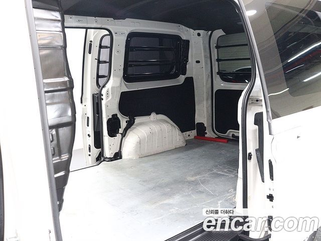 Hyundai Staria Cargo 3-Seater Modern 2022 — фото 18