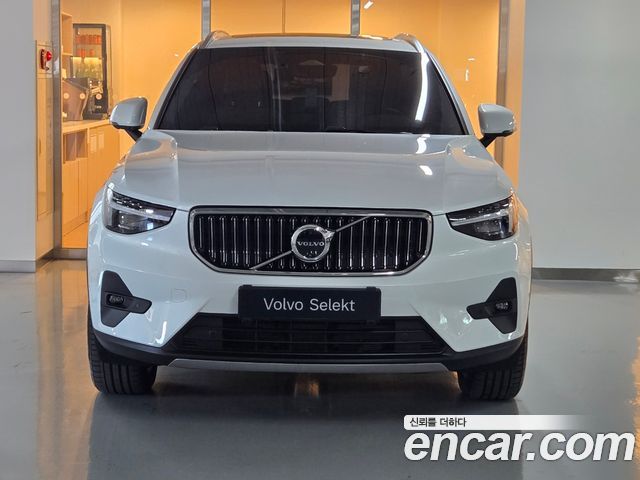 Volvo XC40 B4 Ultra Bright 2026 — фото 3