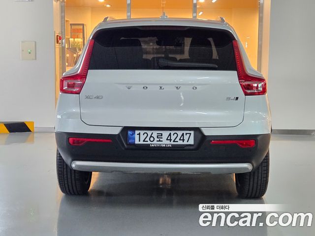 Volvo XC40 B4 Ultra Bright 2026 — фото 4