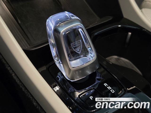 Volvo XC40 B4 Ultra Bright 2026 — фото 17