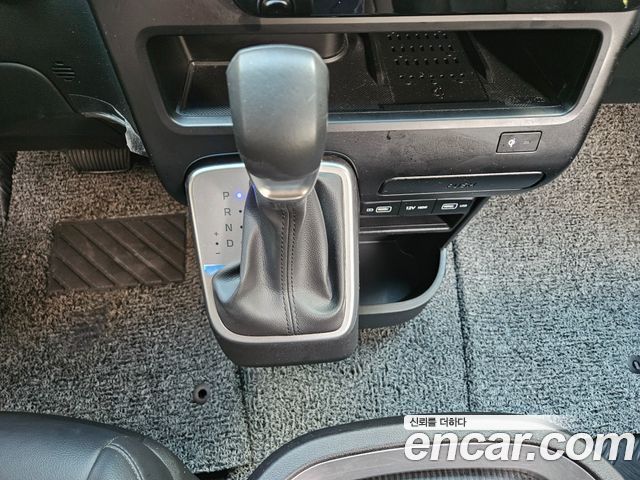 Hyundai Staria Cargo 5-Seater Modern 2023 — фото 9