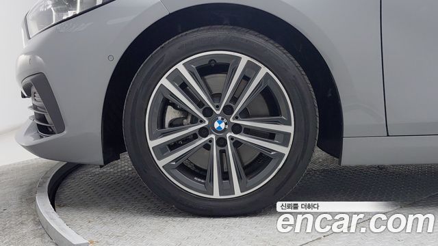 BMW 1 Series (F40) 120i Advantage 2022 — фото 7