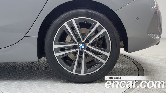 BMW 1 Series (F40) 120i Advantage 2022 — фото 8