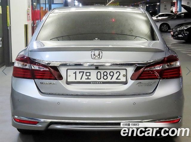 Honda Accord 2.4 9th 2016 — фото 5