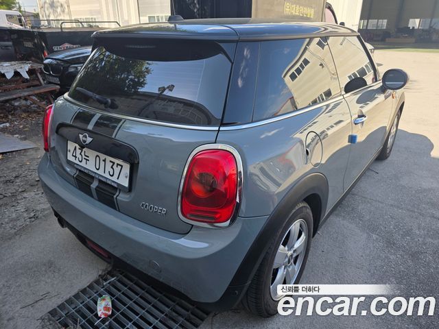 MINI Cooper Standard Third Generation 2016 — фото 3