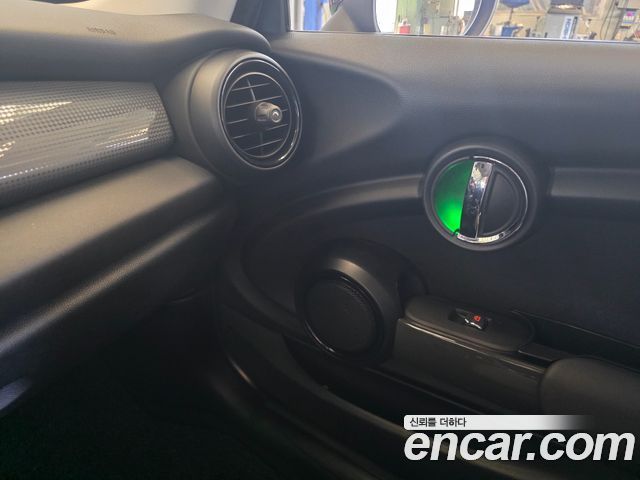 MINI Cooper Standard Third Generation 2016 — фото 15