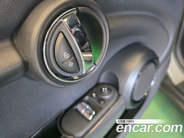 MINI Cooper Standard Third Generation 2016 — фото 19