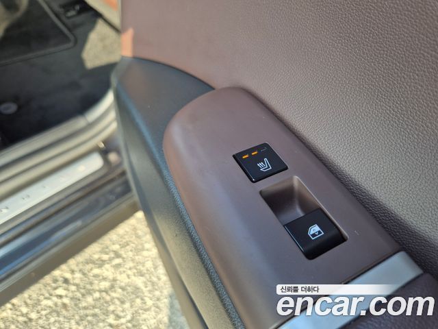 Hyundai Grandeur (GN7) 2,5 Gasoline 2WD Premium 2023 — фото 19
