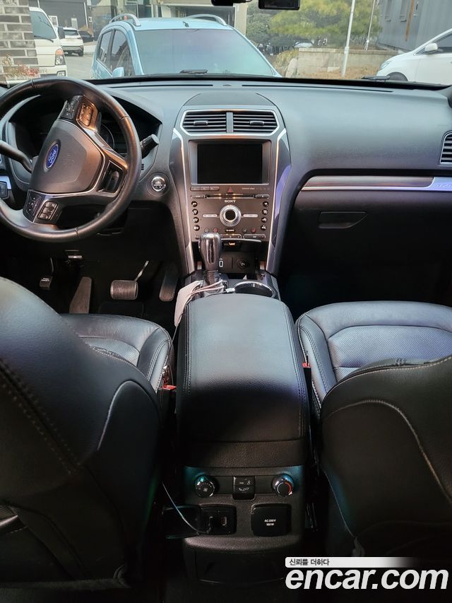 Ford Explorer 2.3 Limited 4WD 5th 2018 — фото 7