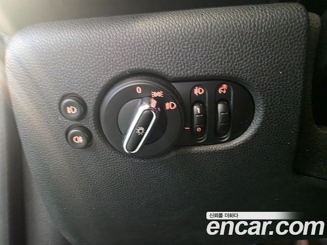 MINI Cooper Standard Third Generation 2015 — фото 17