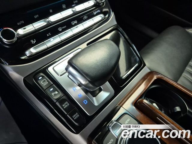 Genesis EQ900 3.3 T-GDI AWD Premiun Luxury 2017 — фото 9