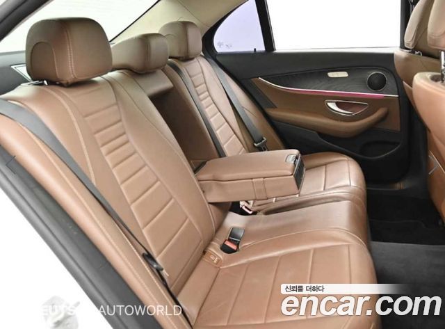Mercedes-Benz E-Class (W213) E300 AV Intelligent Drive 2017 — фото 17