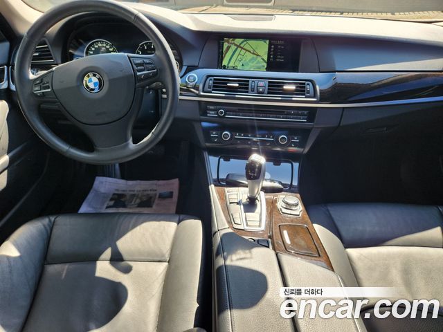 BMW 5 Series (F10) 528i 2013 — фото 8