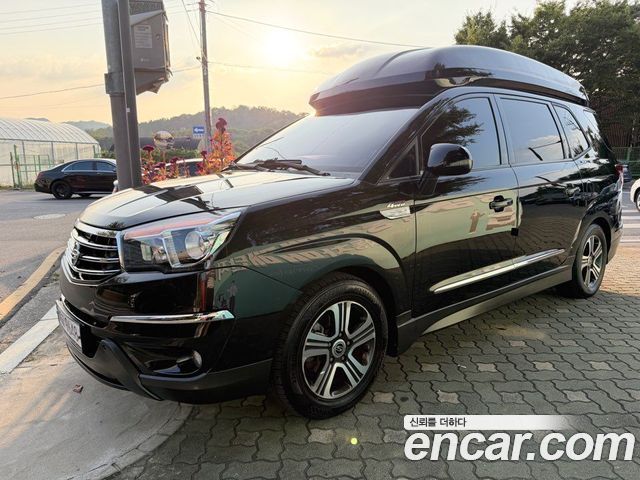 KG Mobility (SsangYong) Korando Turismo 4WD Chateau 9-seater 2014 — фото 2