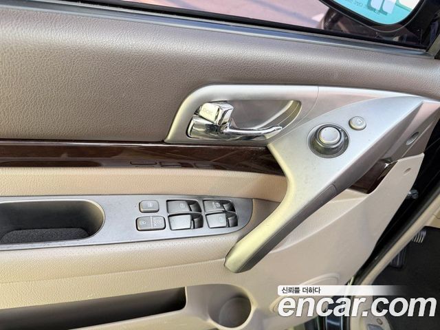 KG Mobility (SsangYong) Korando Turismo 4WD Chateau 9-seater 2014 — фото 16