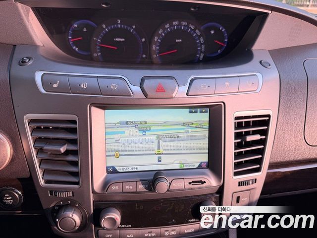 KG Mobility (SsangYong) Korando Turismo 4WD Chateau 9-seater 2014 — фото 20