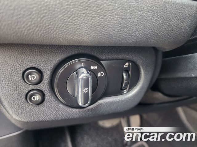 MINI Cooper Clubman Standard 2nd 2019 — фото 16
