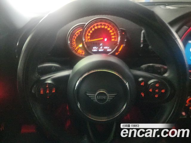 MINI Cooper Clubman Standard 2nd 2019 — фото 18