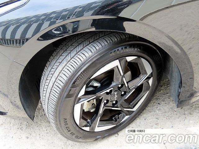 Kia K5 (III) 2.0 Prestige 2024 — фото 24