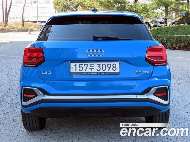 Audi Q2 35 TDI Premium 2023 — фото 4