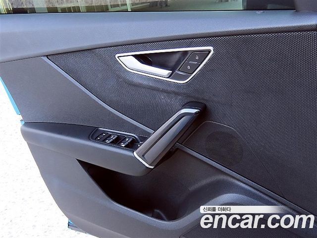 Audi Q2 35 TDI Premium 2023 — фото 15
