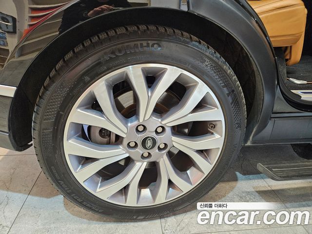 Land Rover Range Rover (IV) 5.0 SC AB LWB 2020 — фото 18