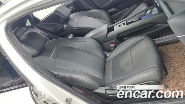 Hyundai Ioniq 6 Long Range Exclusive + 2023 — фото 22
