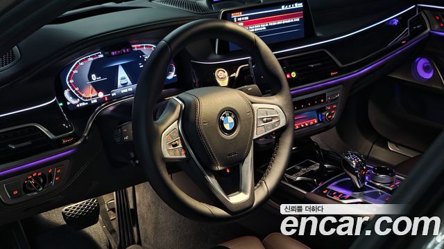 BMW 7 Series (G11) 740Li xDrive Design Pure Excellence 2021 — фото 17