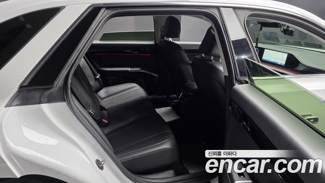 Hyundai Grandeur (GN7) 2,5 Gasoline 2WD Premium 2023 — фото 11