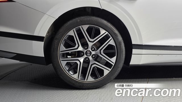 Hyundai Grandeur (GN7) 2,5 Gasoline 2WD Premium 2023 — фото 21