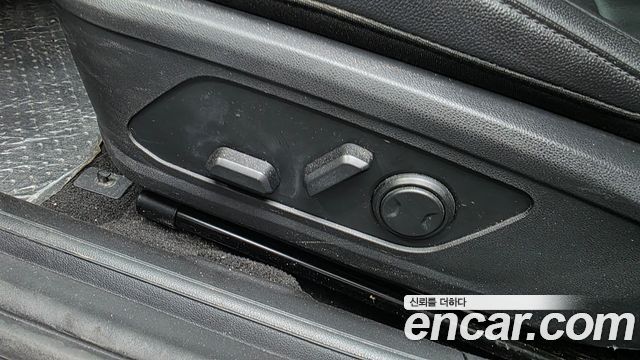 Hyundai Grandeur (GN7) 2,5 Gasoline 2WD Premium 2023 — фото 28