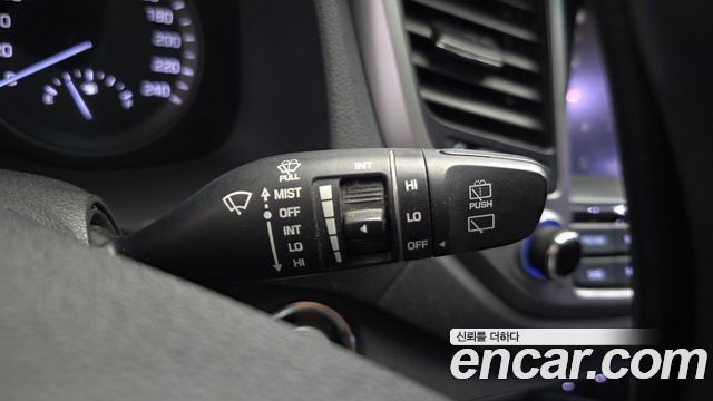 Hyundai Tucson Diesel 1.7 2WD Style 2016 — фото 19