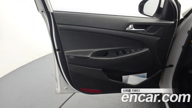 Hyundai Tucson Diesel 1.7 2WD Style 2016 — фото 24