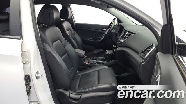 Hyundai Tucson Diesel 1.7 2WD Style 2016 — фото 26