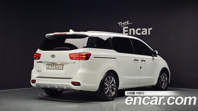 Kia Carnival 9-Seater Prstige 2019 — фото 2