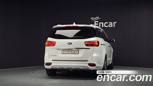 Kia Carnival 9-Seater Prstige 2019 — фото 4