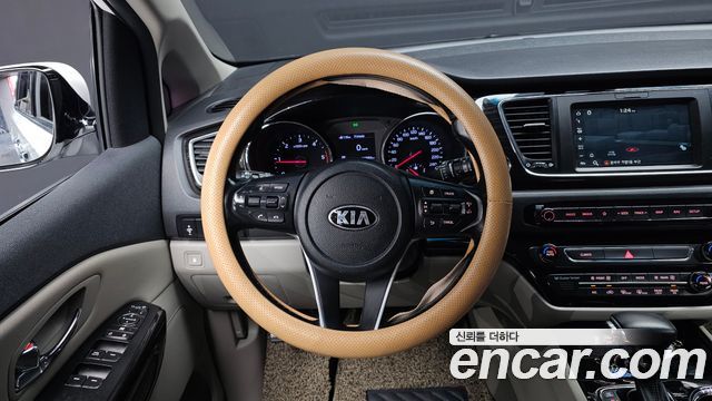 Kia Carnival 9-Seater Prstige 2019 — фото 13