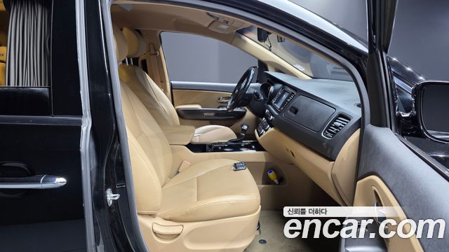 Kia Carnival 9-seater Hi-Limousine Luxury 2018 — фото 11