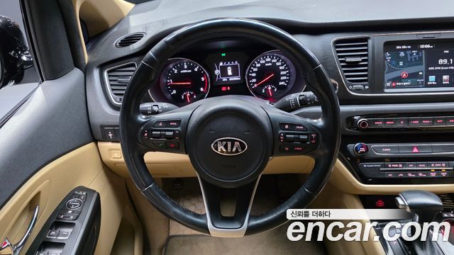 Kia Carnival 9-seater Hi-Limousine Luxury 2018 — фото 13