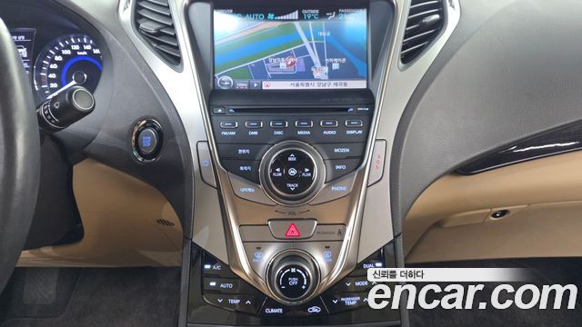 Hyundai Grandeur (HG) HG240 Luxury 2012 — фото 18