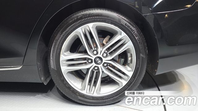 Hyundai Grandeur (IG) 2.4 Premium 2019 — фото 21
