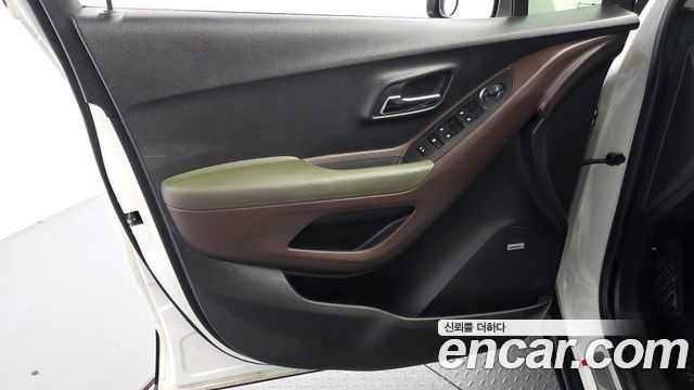 Chevrolet Trax 1.4 Premium 2015 — фото 24
