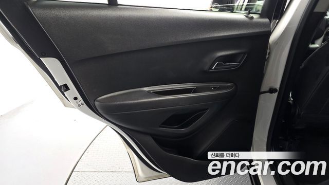 Chevrolet Trax 1.4 Premium 2015 — фото 25